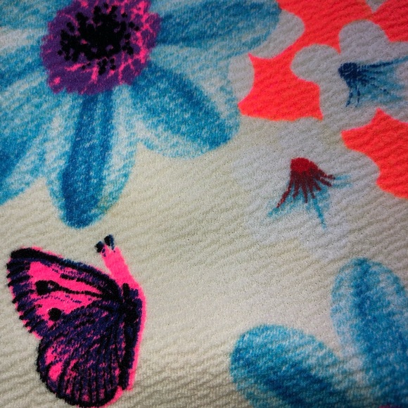 Crop-top for summer!! - Picture 5 of 5